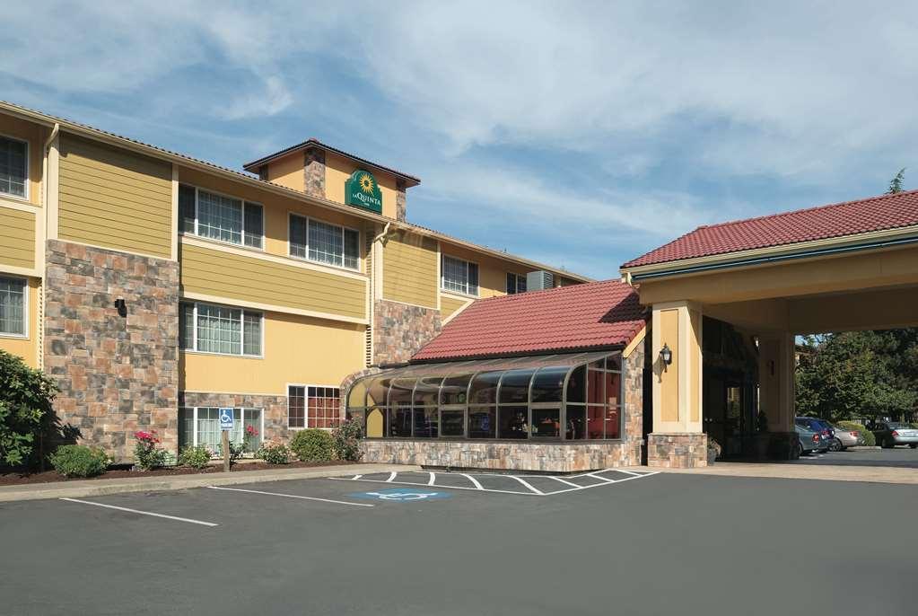 Best Western Plus Parkway Inn Wilsonville Exterior photo