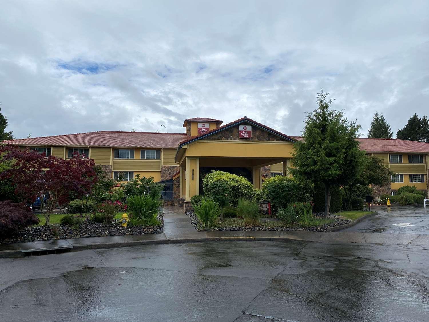 Best Western Plus Parkway Inn Wilsonville Exterior photo