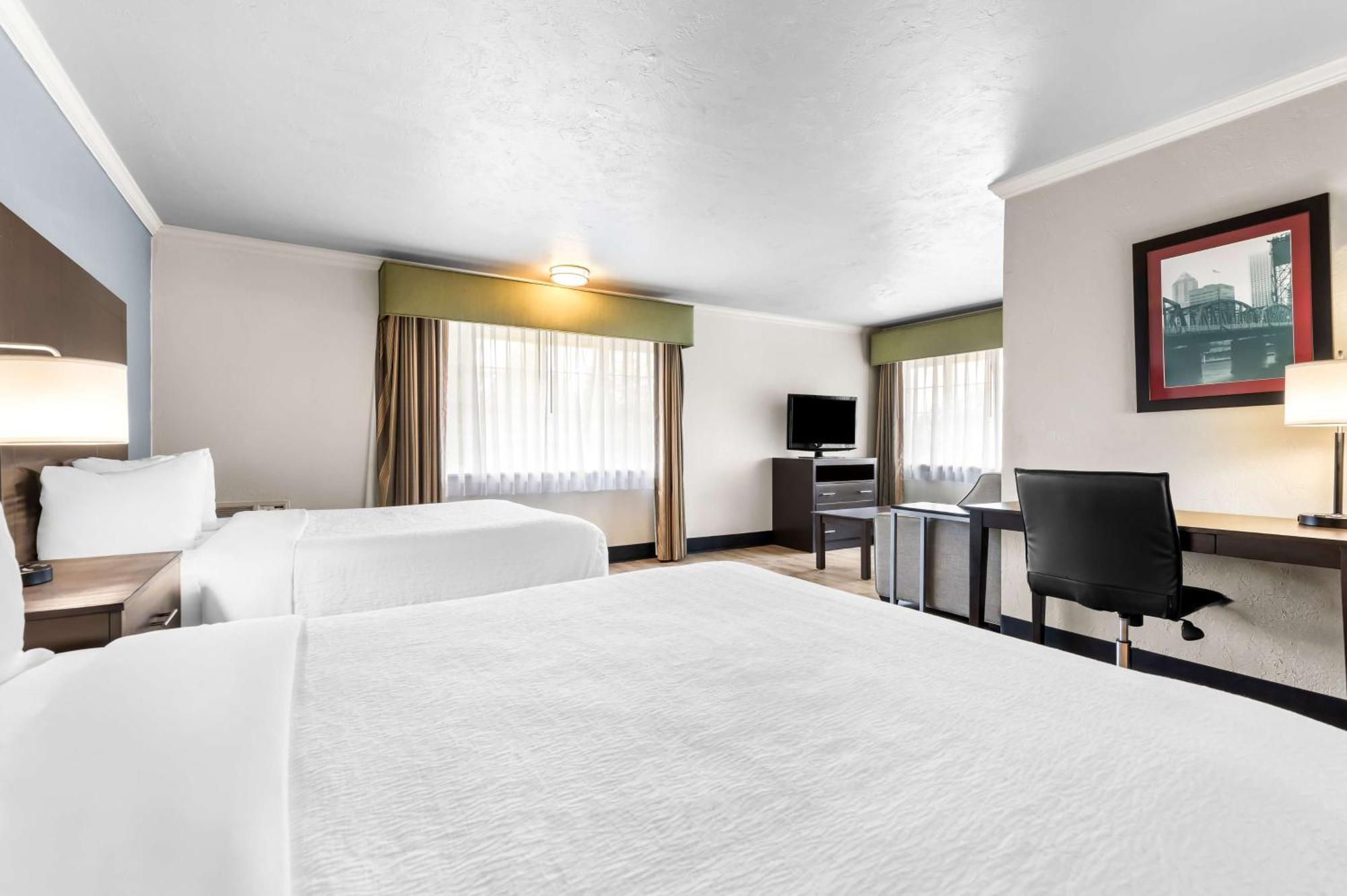 Best Western Plus Parkway Inn Wilsonville Exterior photo